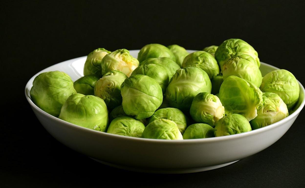 Coles de Bruselas: propiedades, beneficios y cómo cocinarlas | El
